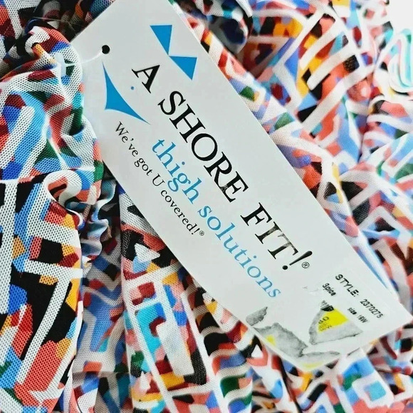 A shore Fit NWT 16w skirted slimming swimsuit - Picture 7 of 10